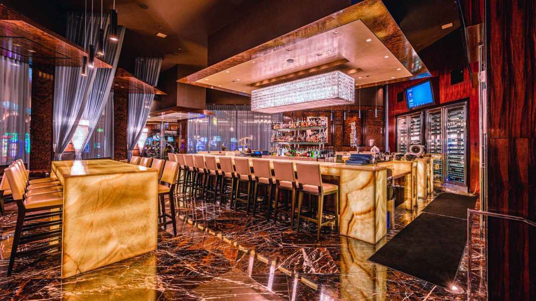 Bar at Hank's